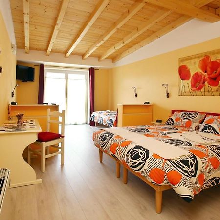 B&B La Vecchia Tipografia - Lago D'Idro Ponte Caffaro Bagian luar foto